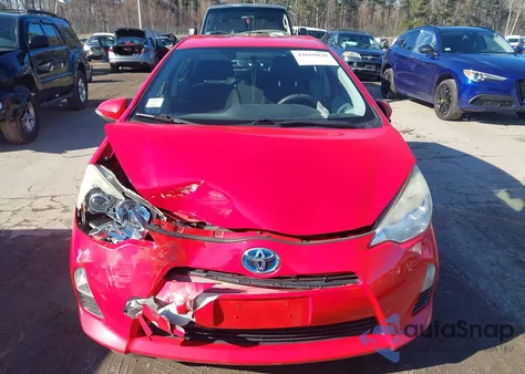 2013 Toyota Prius C Two z USA, uszkodzony, nr VIN JTDKDTB32D1536020